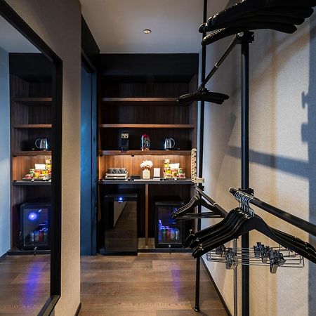 Walton Suites Sukhumvit Банкок Екстериор снимка