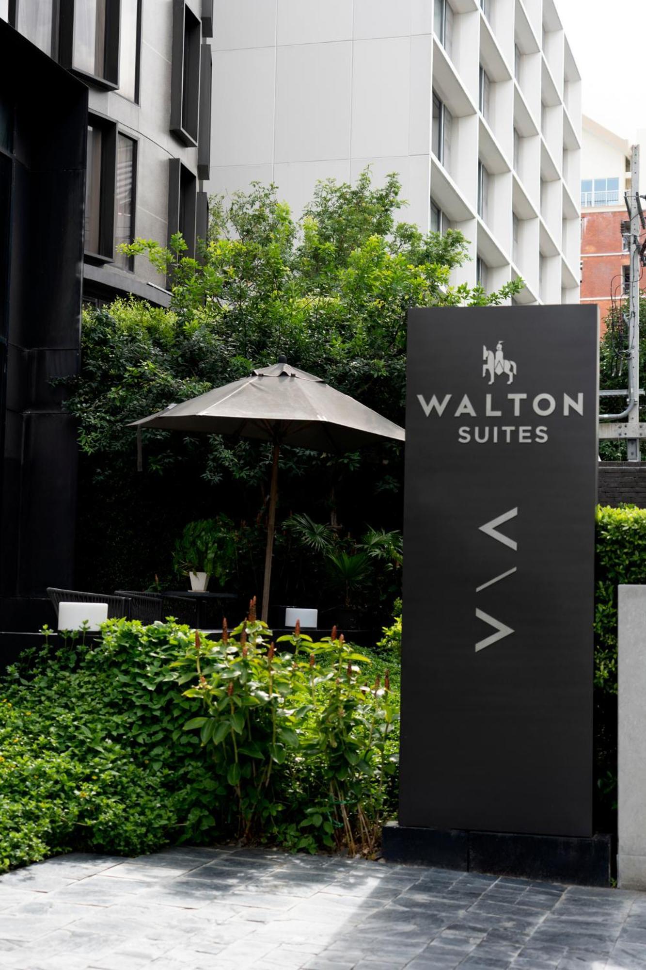 Walton Suites Sukhumvit Банкок Екстериор снимка