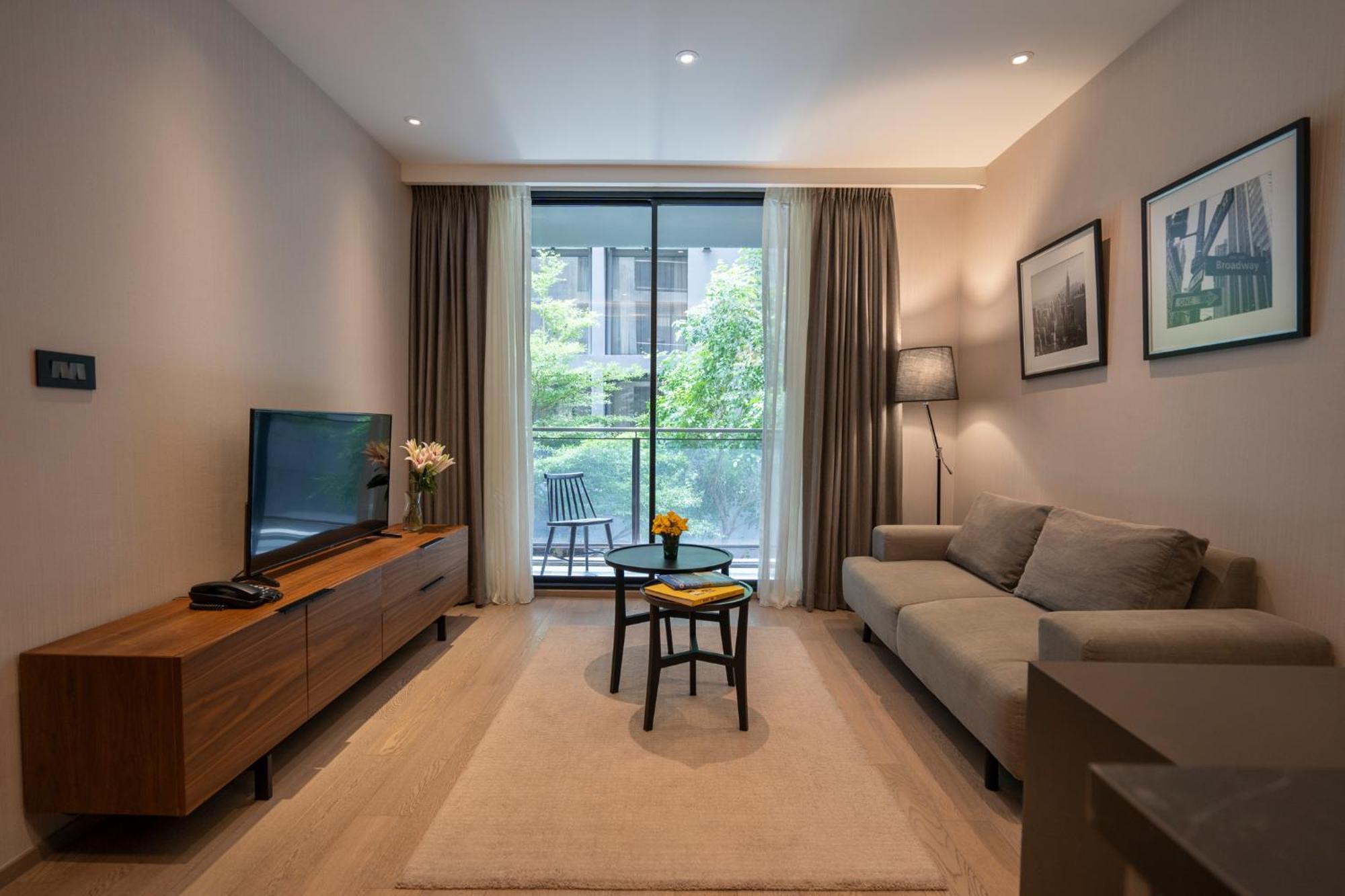 Walton Suites Sukhumvit Банкок Стая снимка