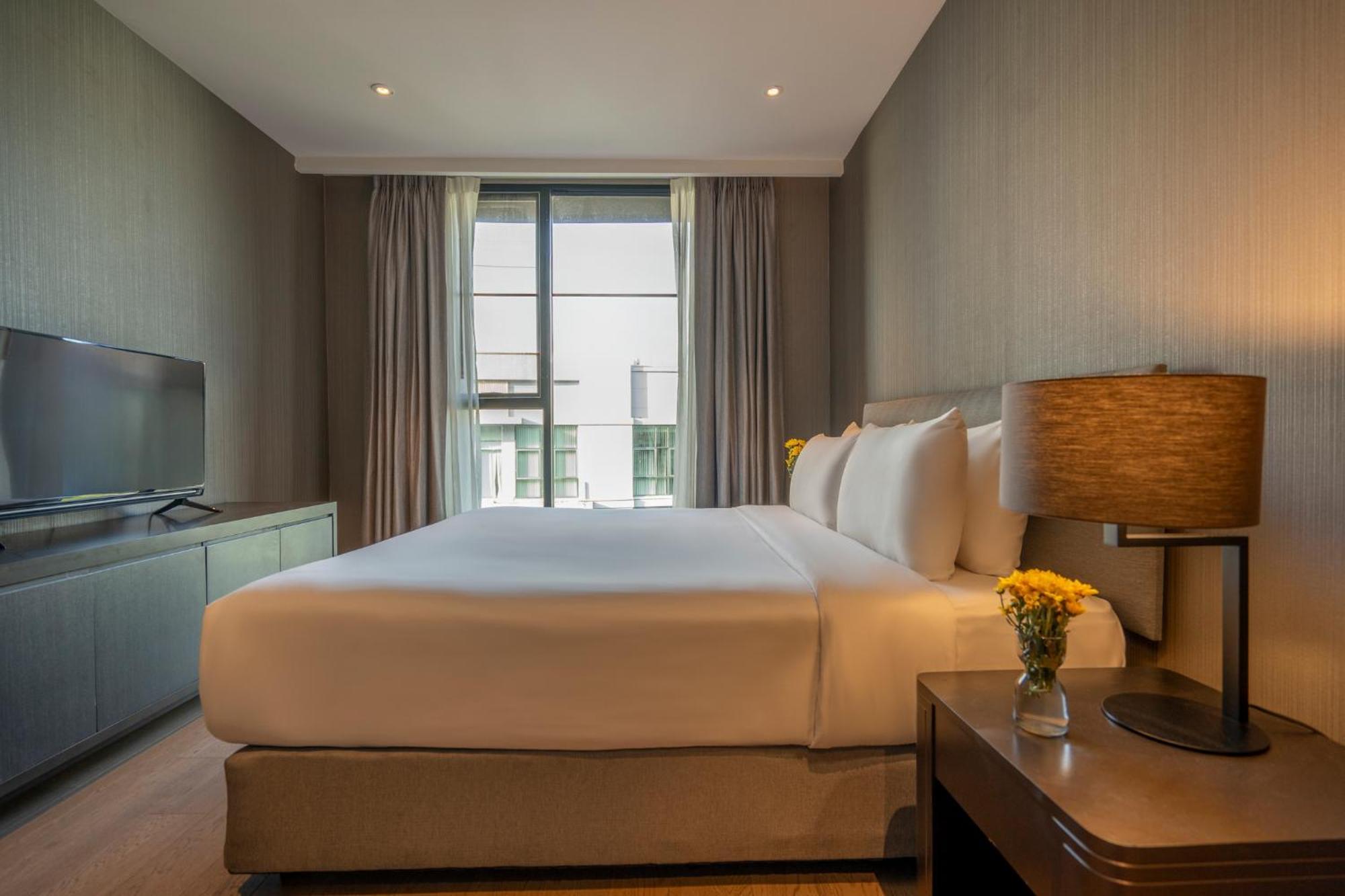 Walton Suites Sukhumvit Банкок Екстериор снимка