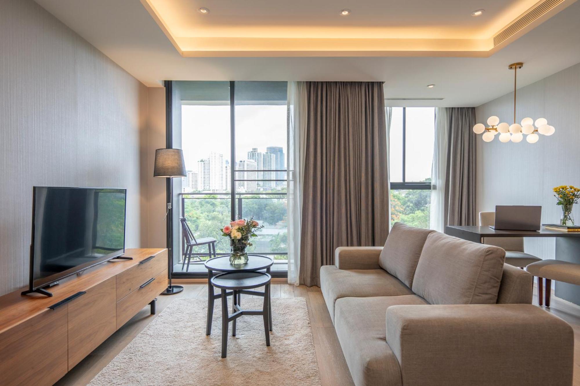 Walton Suites Sukhumvit Банкок Екстериор снимка