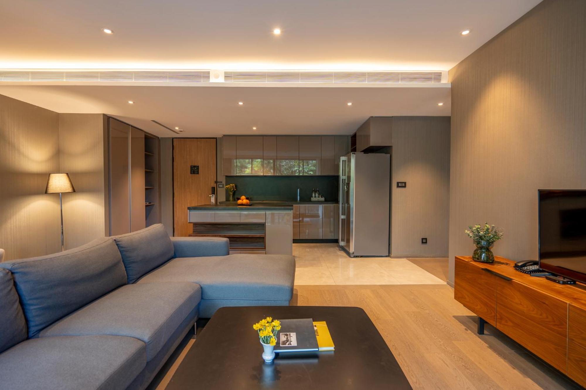 Walton Suites Sukhumvit Банкок Екстериор снимка
