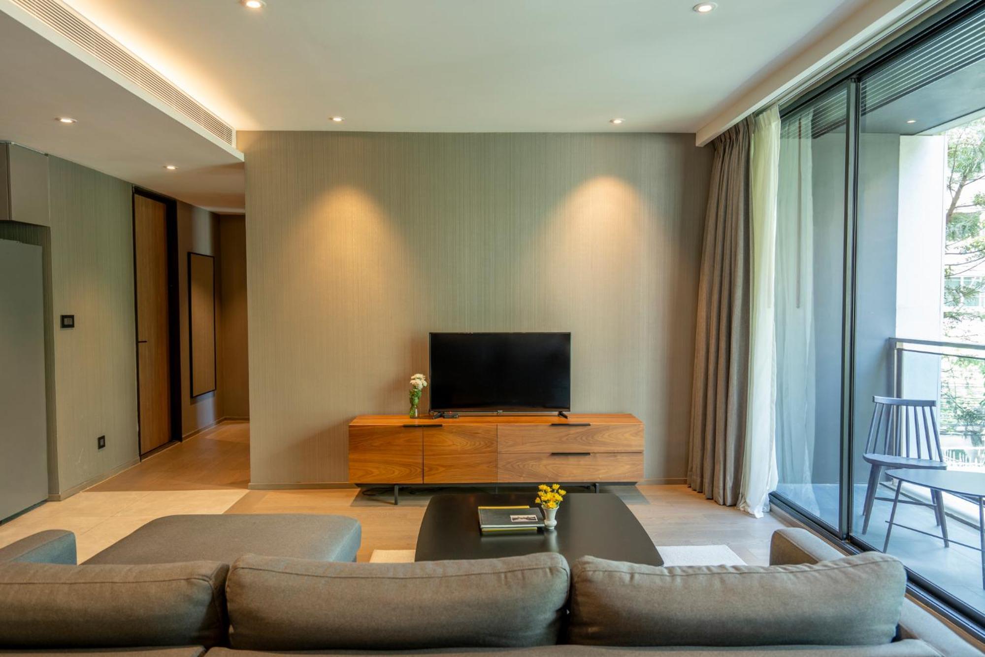 Walton Suites Sukhumvit Банкок Екстериор снимка
