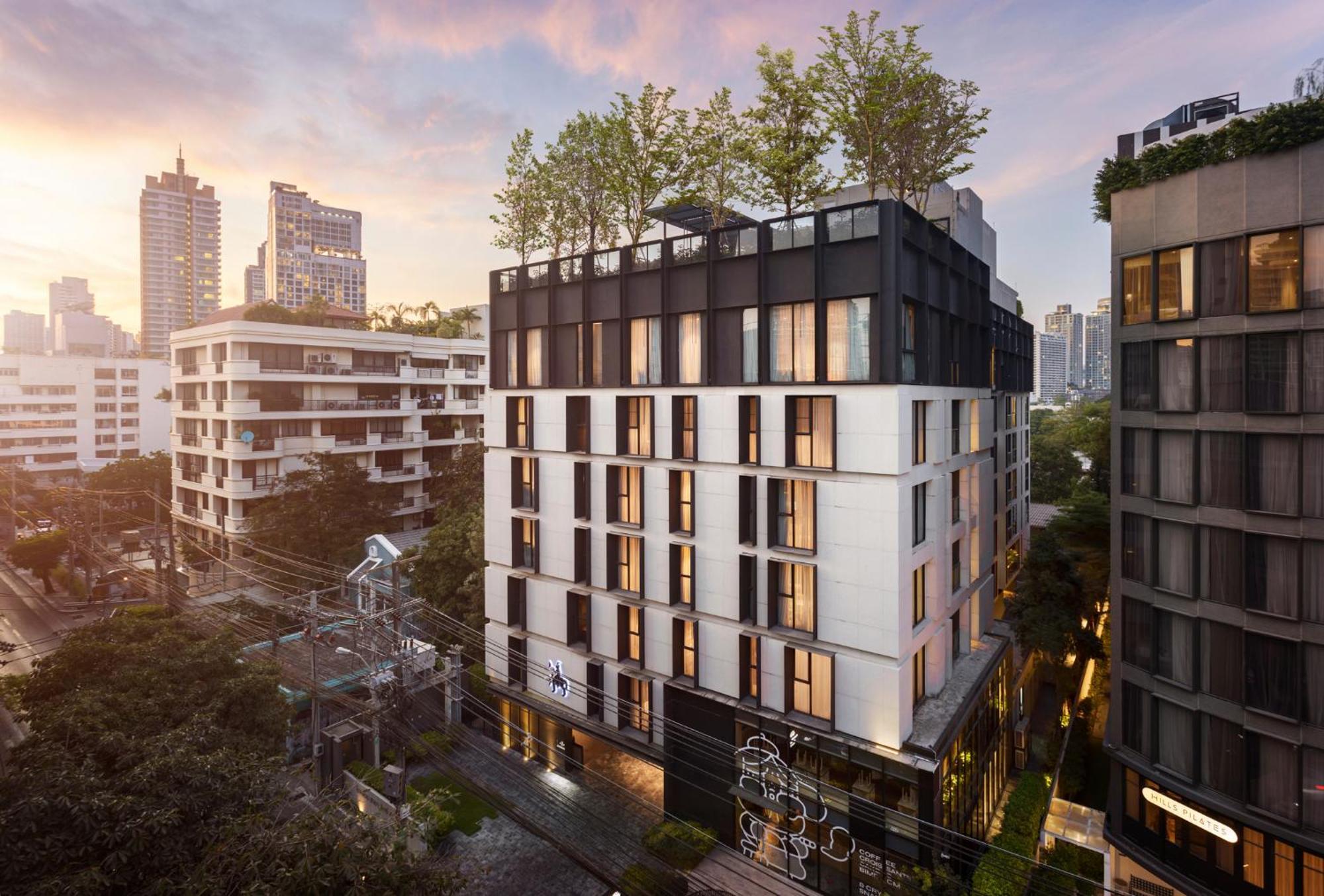 Walton Suites Sukhumvit Банкок Екстериор снимка
