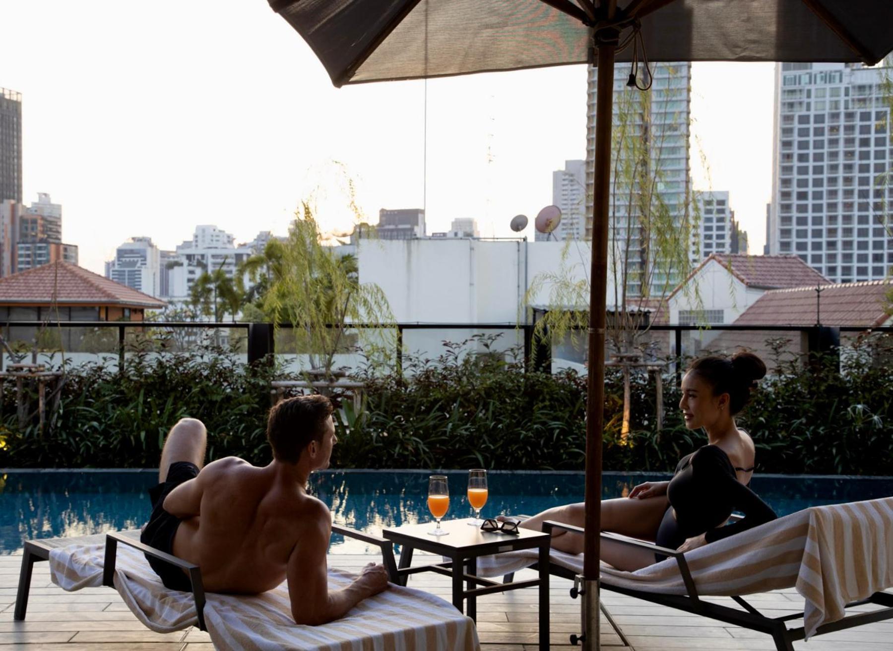 Walton Suites Sukhumvit Банкок Екстериор снимка