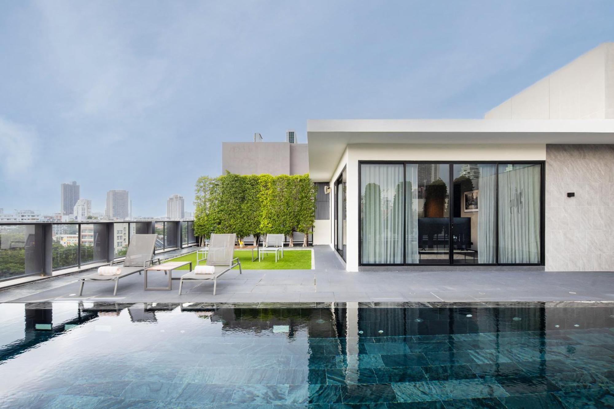 Walton Suites Sukhumvit Банкок Екстериор снимка