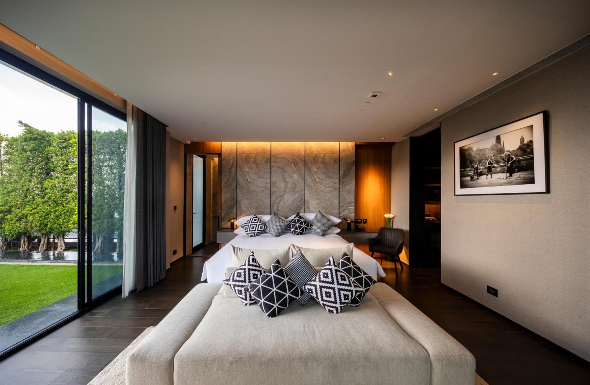 Walton Suites Sukhumvit Банкок Екстериор снимка