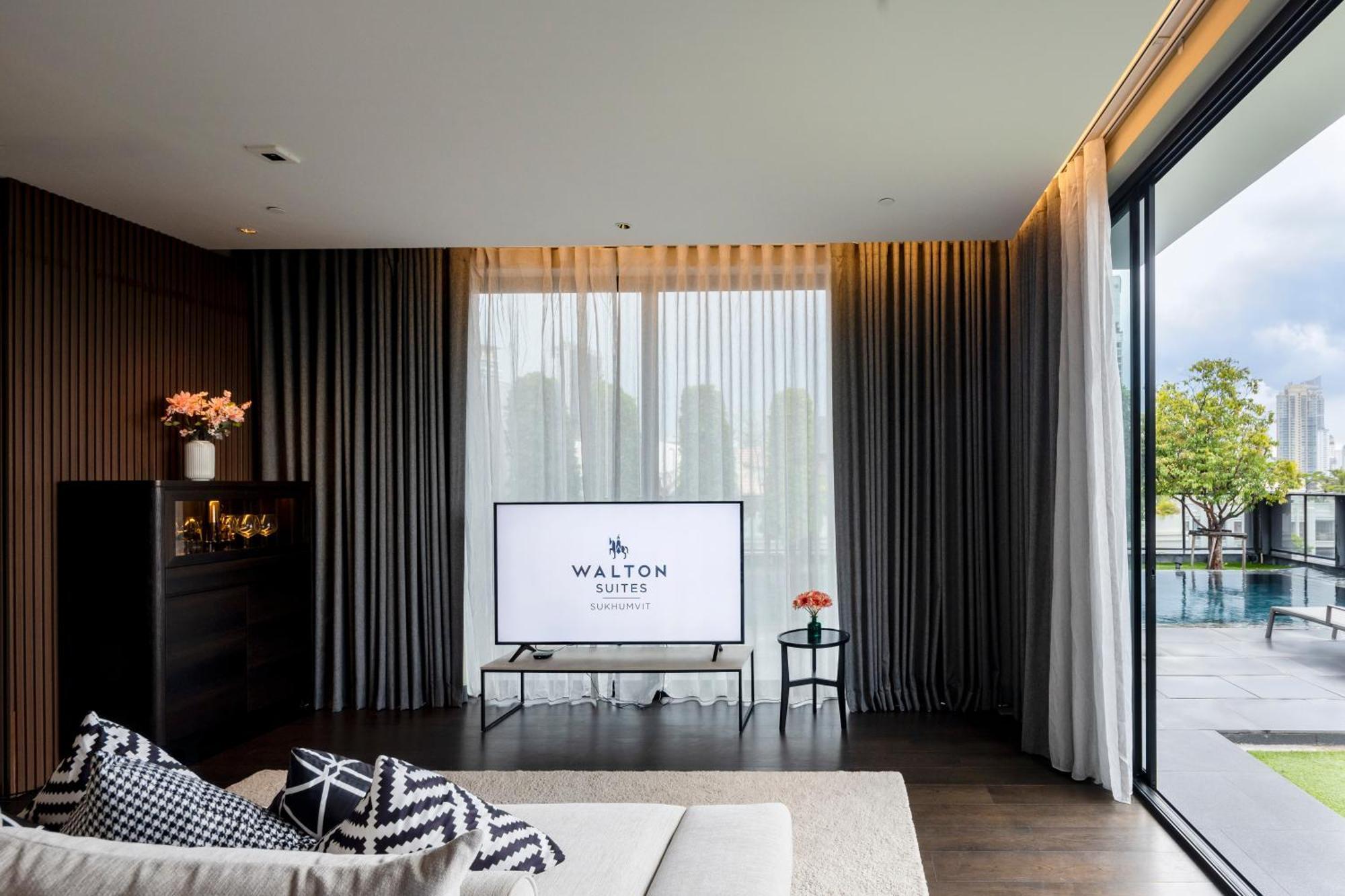 Walton Suites Sukhumvit Банкок Екстериор снимка