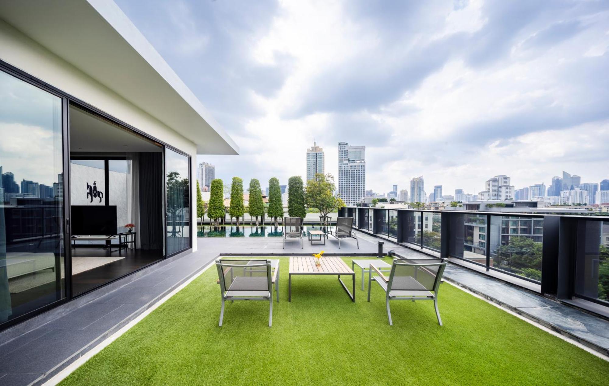 Walton Suites Sukhumvit Банкок Екстериор снимка