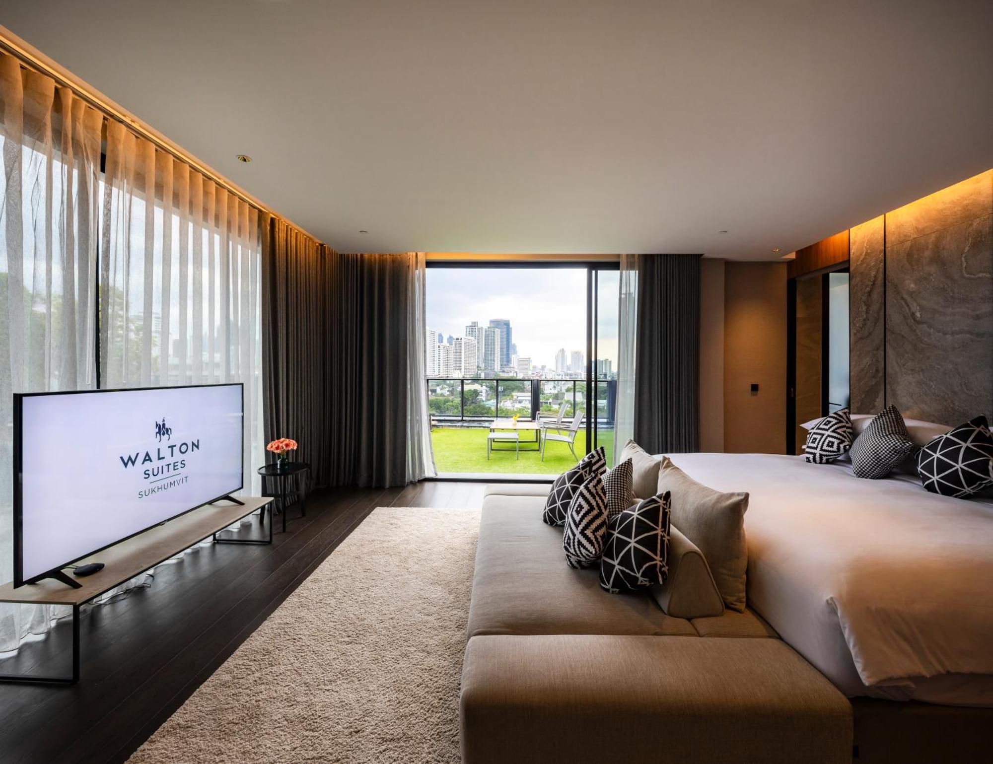 Walton Suites Sukhumvit Банкок Екстериор снимка