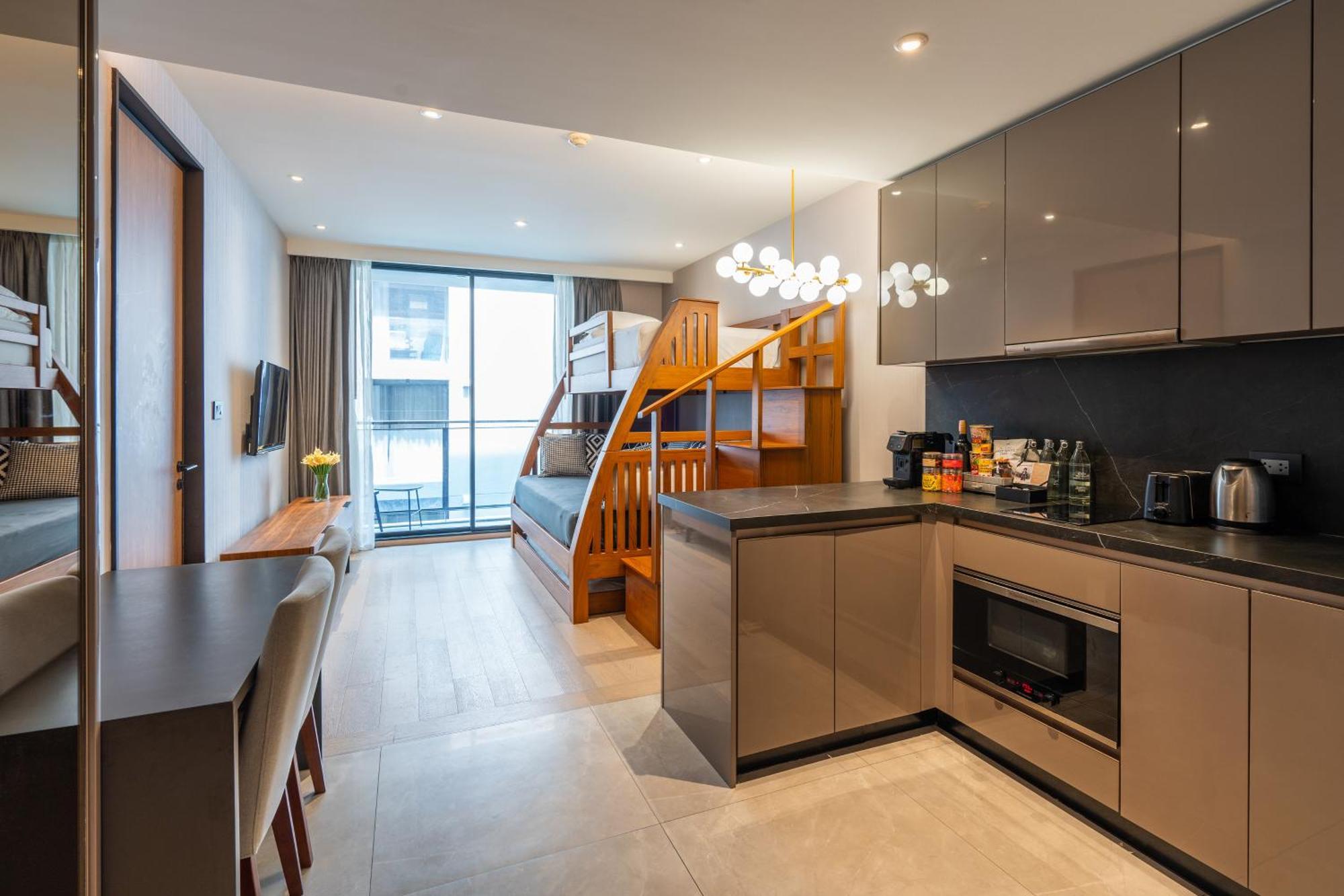 Walton Suites Sukhumvit Банкок Екстериор снимка